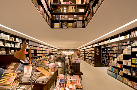 LIVRARIA DA VILA書店空間設(shè)計(jì)